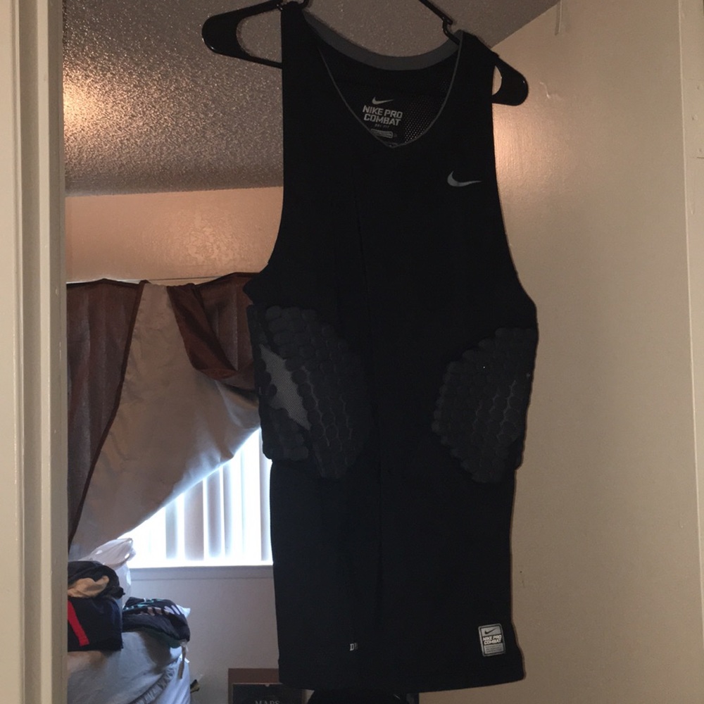 Combat pro! Nike